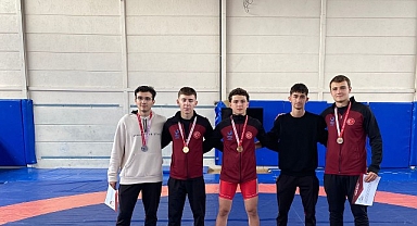 Aliağa’nın Genç Güreşçileri Okullarını İzmir Üçüncüsü Yaptı