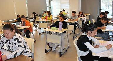 Efes Selçuk Belediyesi’nden öğrencilere anlamlı destek