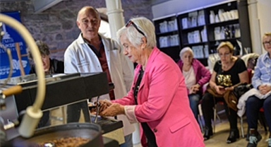 Torunlara kahve sözü: İleri yaş baristalar iş başında