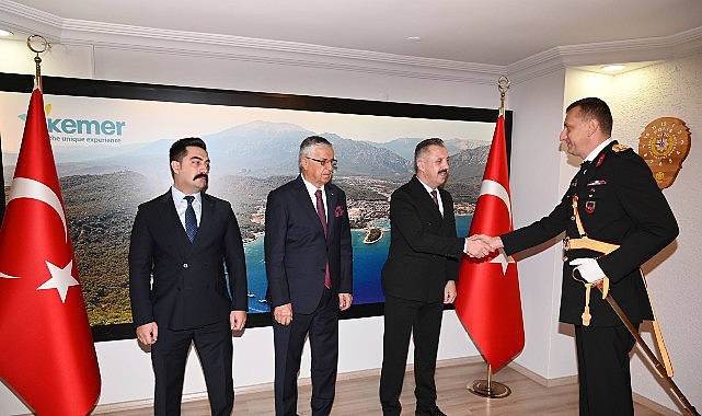Kemer’de Cumhuriyet Bayramı coşkusu